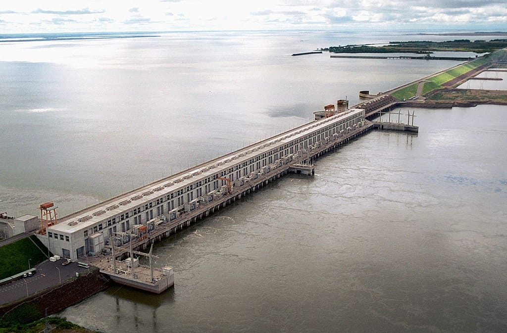 The Yacyretá Dam, an important source of Paraguayan electricity.