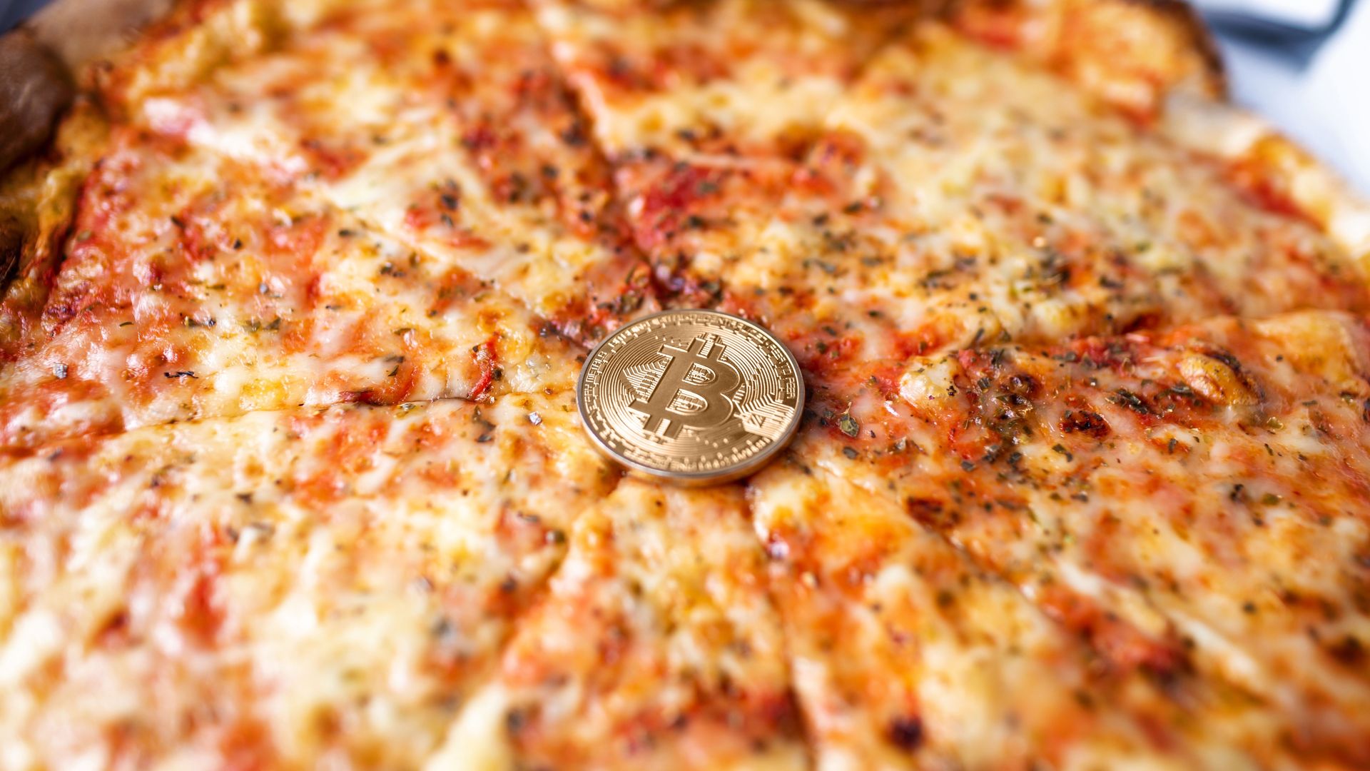 Bitcoin celebrates Pizza Day with US$70,000: from US$41 pizza to US$700 million fortune