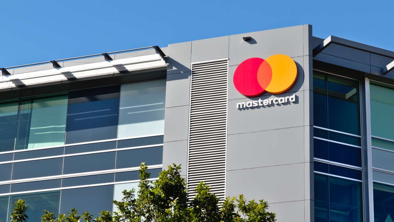 Mastercard Launches P2P Cryptocurrency Transfer Network – Can It Drive Bitcoin and XRP to New Highs?