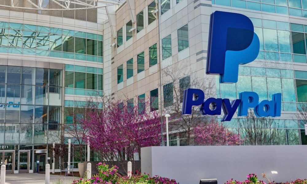 PayPal allows retail to play with PYUSD on Solana