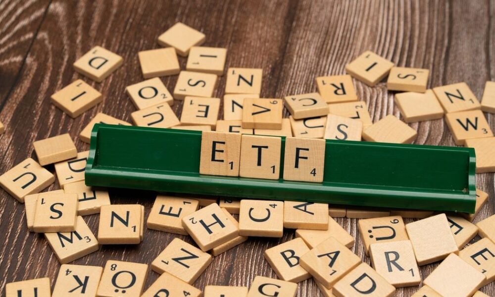 Solana (SOL) and XRP could be possible candidates for ETFs, according to Standard Chartered