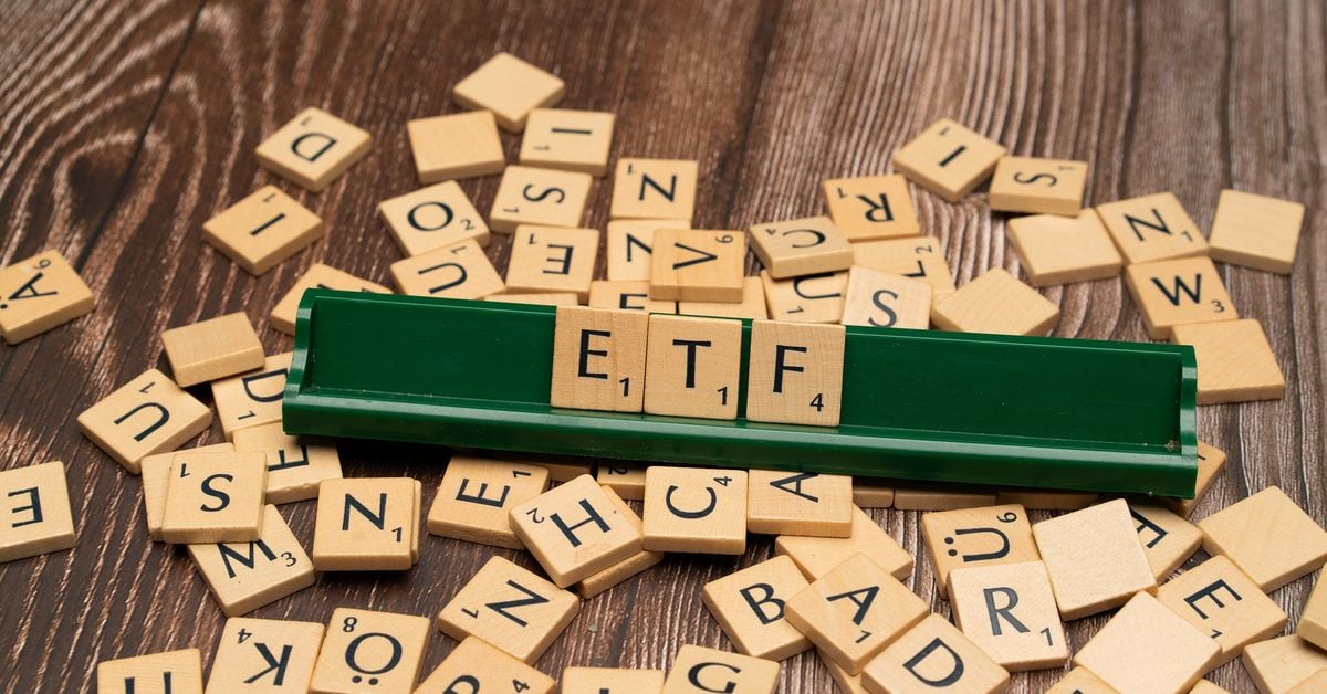 Solana (SOL) and XRP could be possible candidates for ETFs, according to Standard Chartered