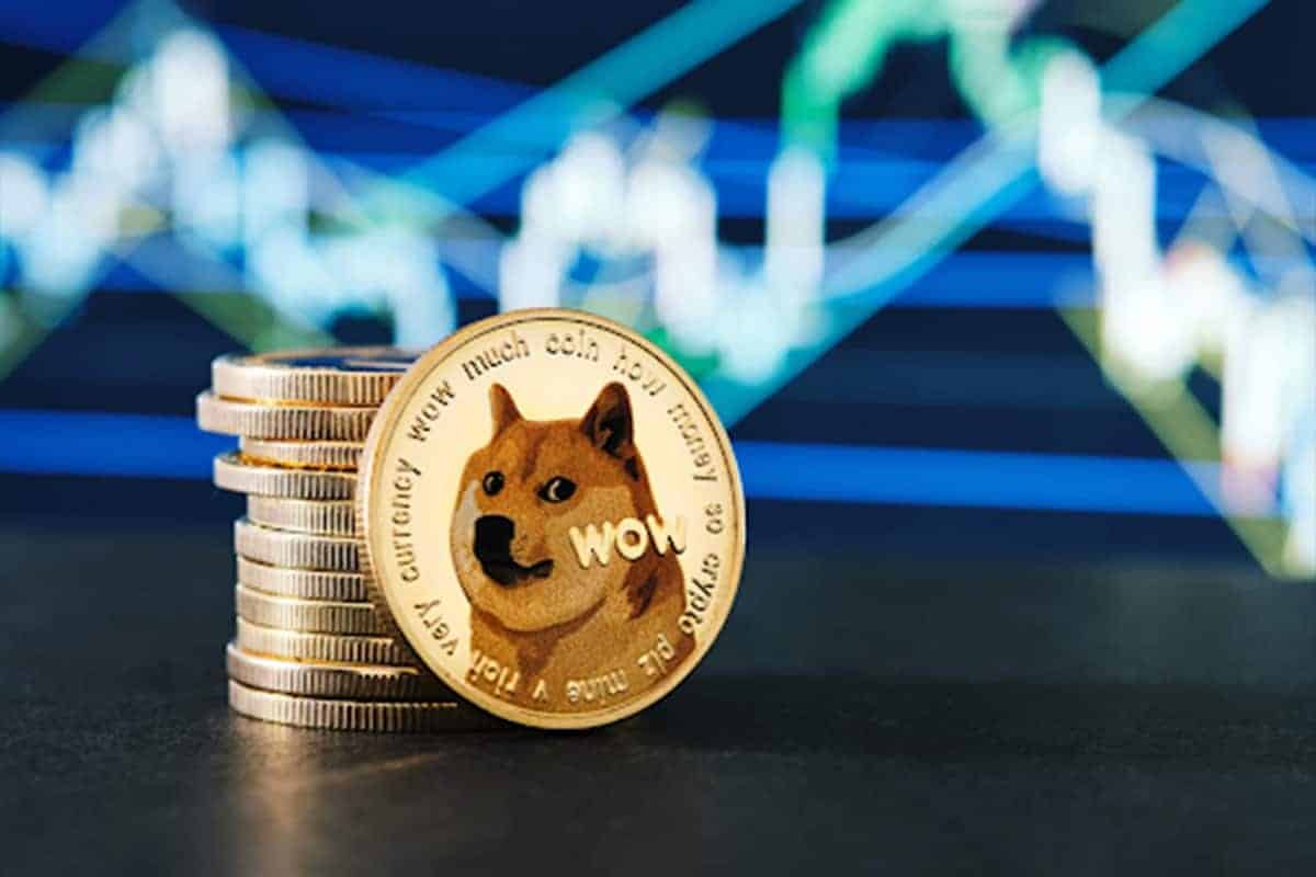 Dogecoin (DOGE) Moves Behind Meme Coins: What to Expect?